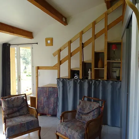 Idependant Au Rez De Chaussee D'une Longere Terrasse , Jardin , Mezzanine 1 Lit Double , 2 Matelas Sur Mezzanine , Hauteur Limitee Pour Enfants Holiday home Saint-Ambroix