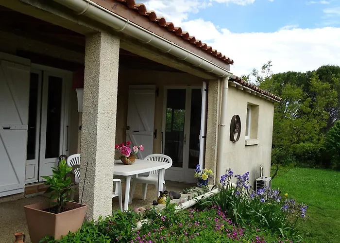 Idependant Au Rez De Chaussee D'une Longere , Terrasse , Jardin Casa de Férias *